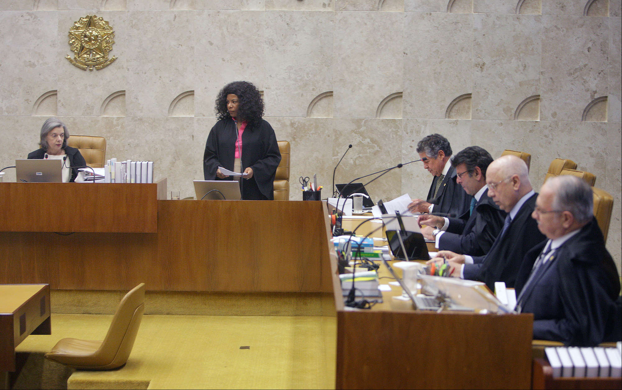 Ministra Cármen Lúcia preside a sessão que pode impactar presidentes da Câmara e do Senado